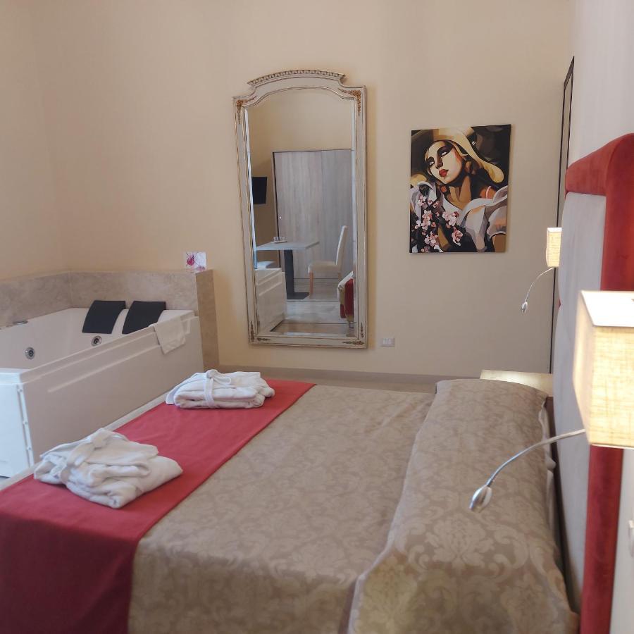 Dimora Charleston Lecce Parcheggio Privato In Loco Gratis Acomodação com café da manhã Quarto foto