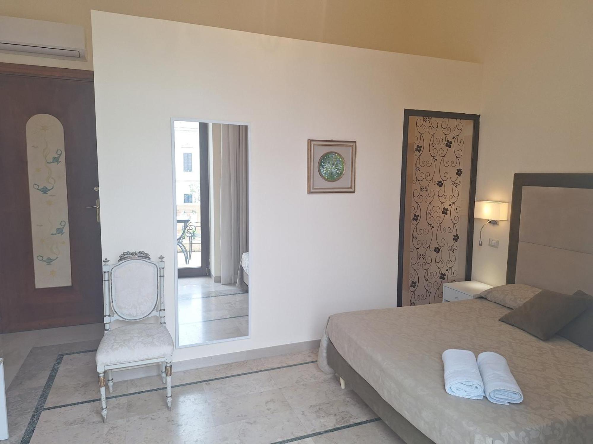 Dimora Charleston Lecce Parcheggio Privato In Loco Gratis Acomodação com café da manhã Quarto foto